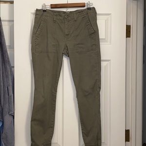 Cabi - size 8 - GUC - Scout Pants